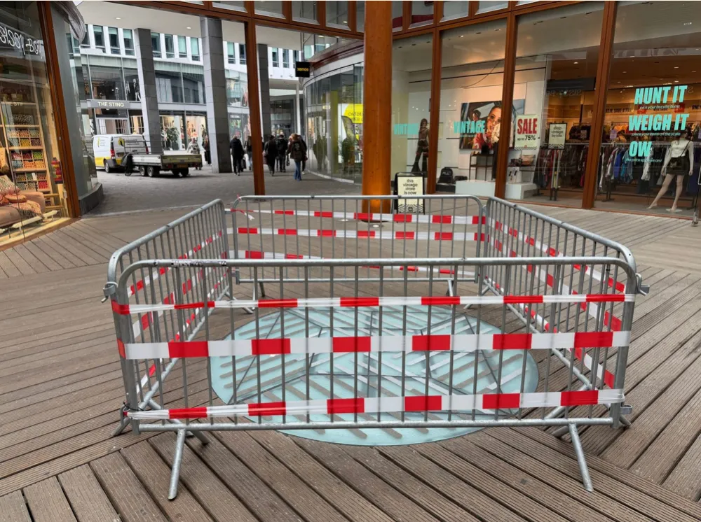 Constructeurs: glazen deksel koepel Xenos stevig genoeg