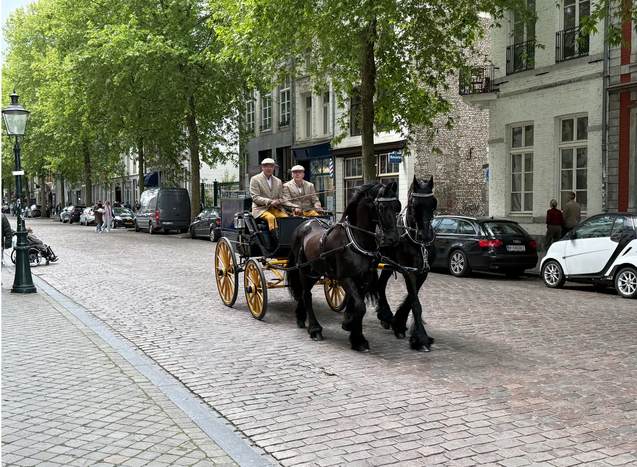 Paard en wagen brengt boerengraskaas naar Markt