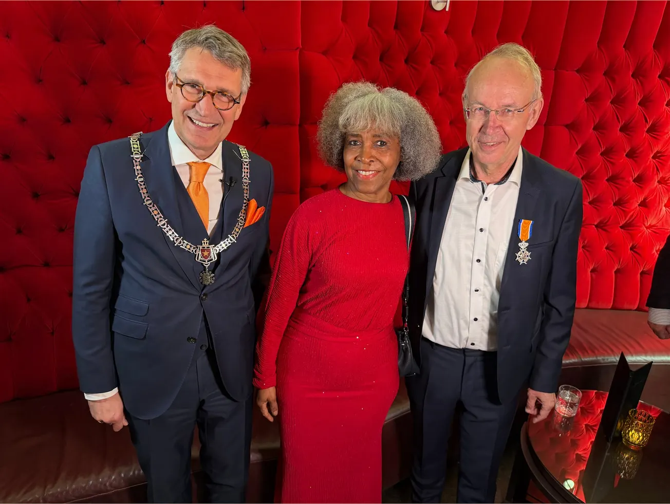Inspectie bezoekt ridder en archeoloog Dijkman: "Stad en kerk mangelen me, eerroof!"