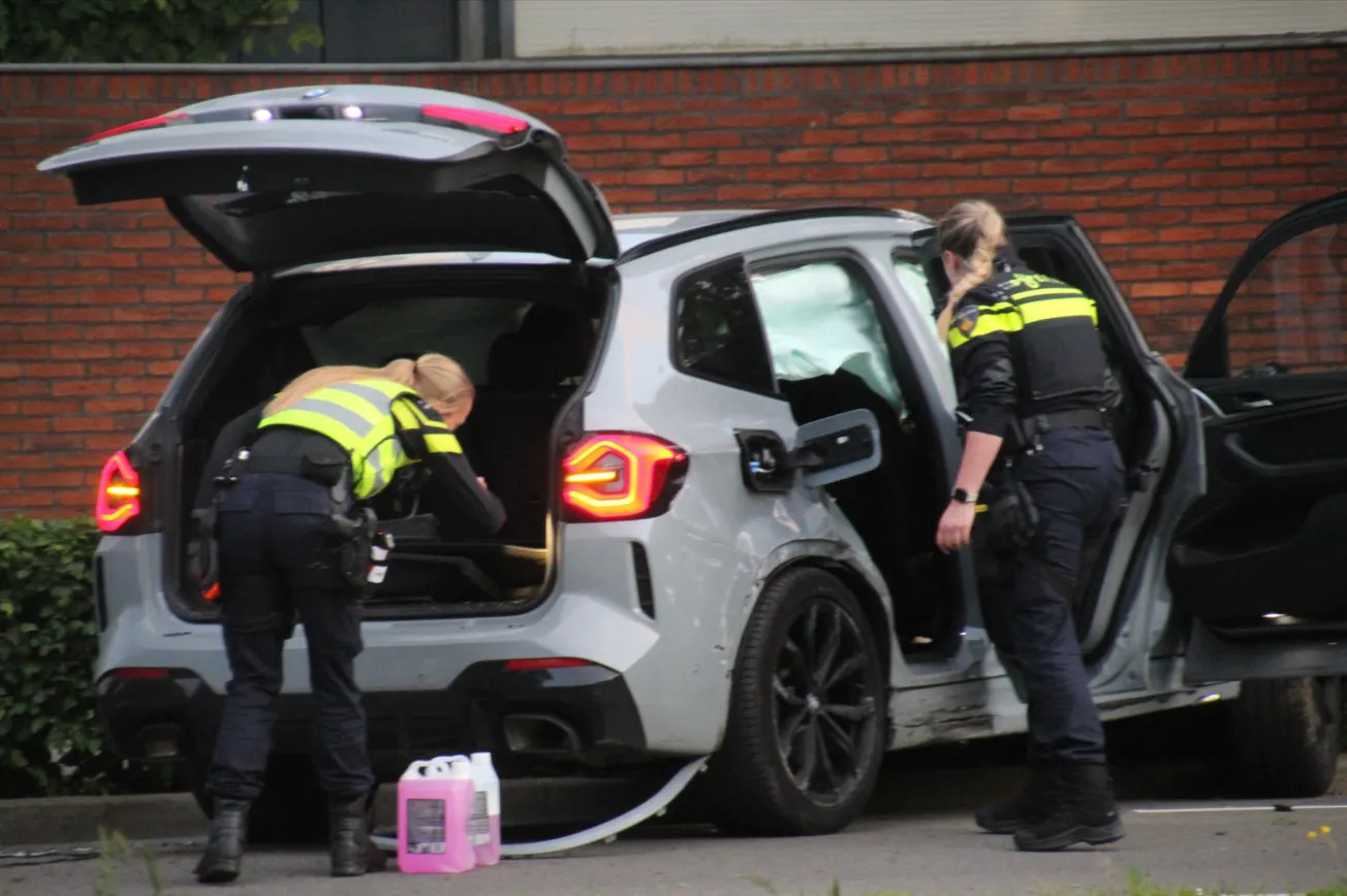 Crash: Auto's drukken elkaar van de weg in Malberg