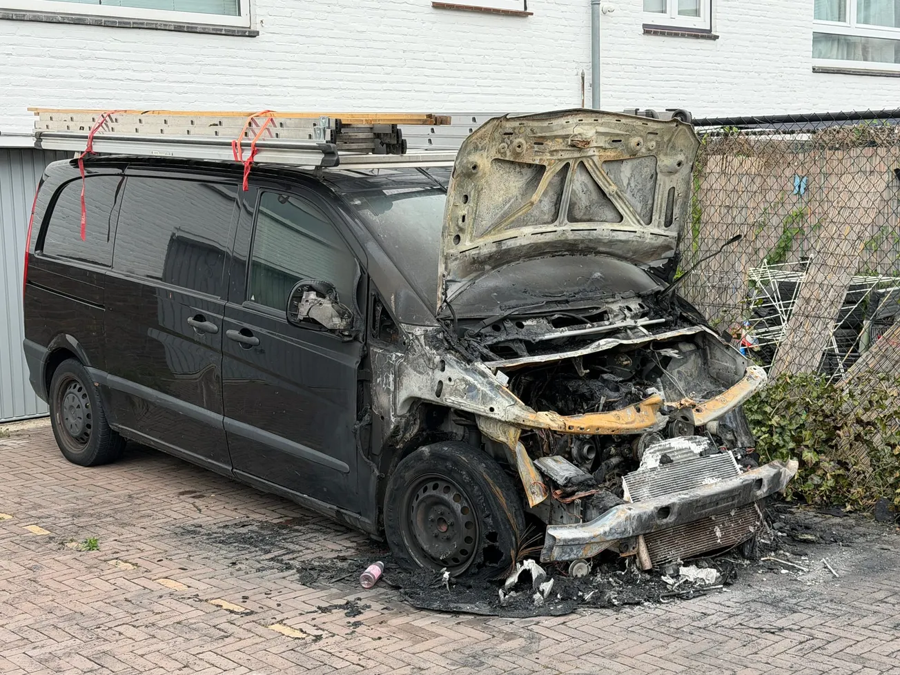 Miradorplein weer in lichterlaaie