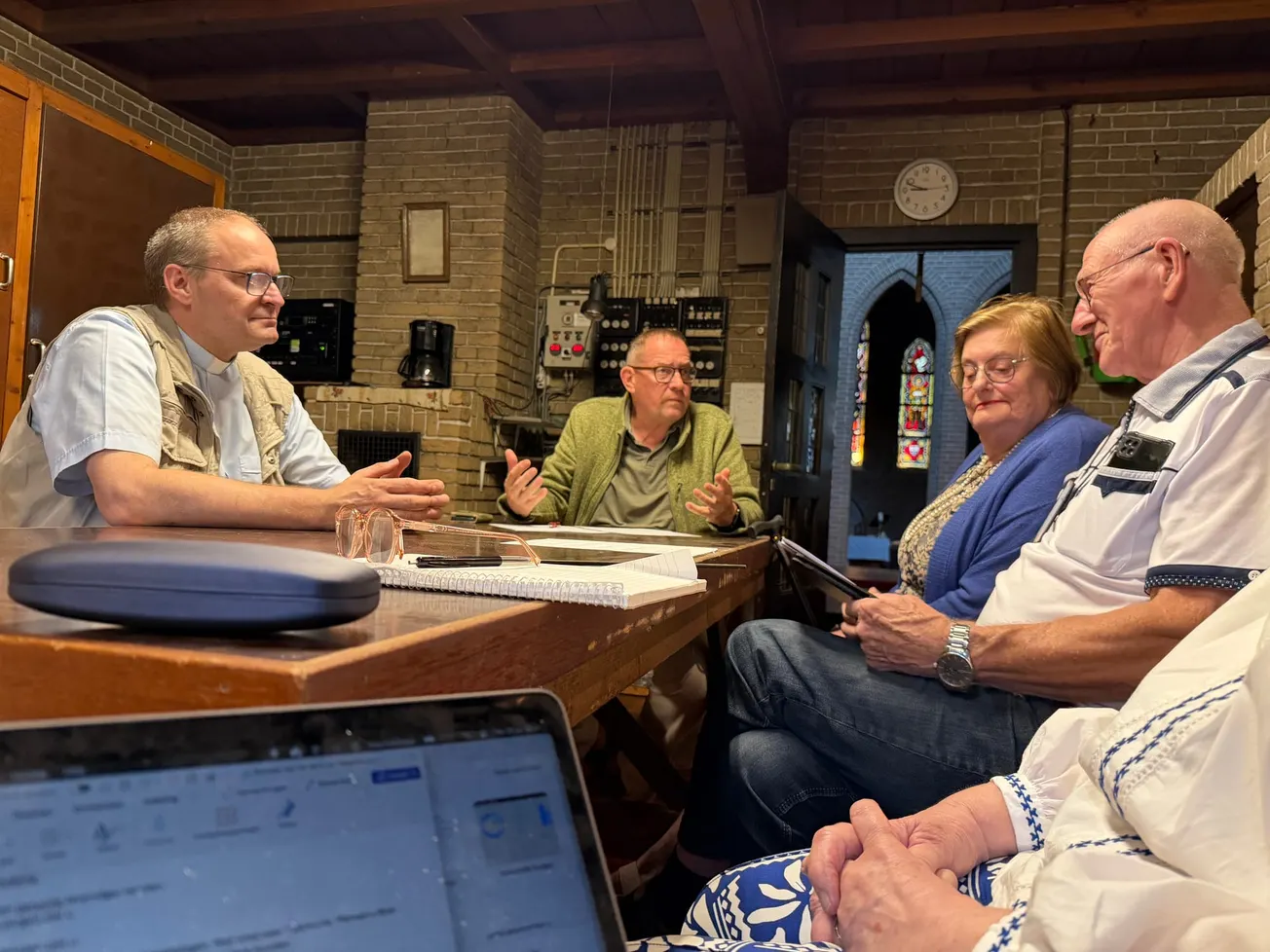 "Van onderop bouwen, laat bullshit over aan kerkbestuur"