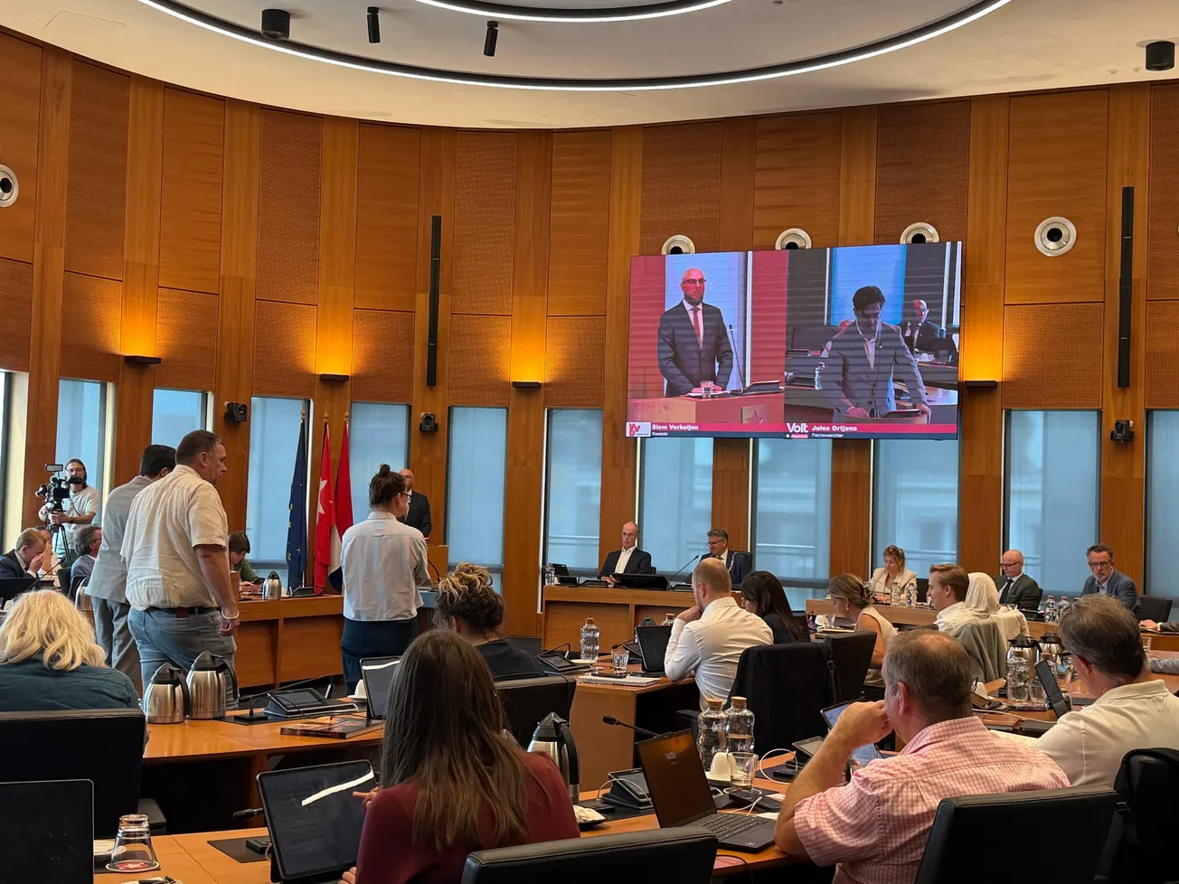 VVD, stop met wrijven in OZB-vlek!