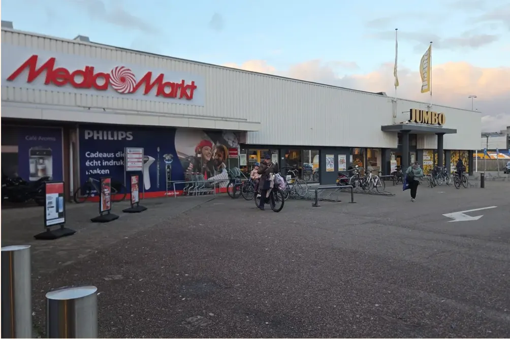BRO: Action, Jumbo, Aldi en MediaMarkt best uitkopen, anders onteigenen
