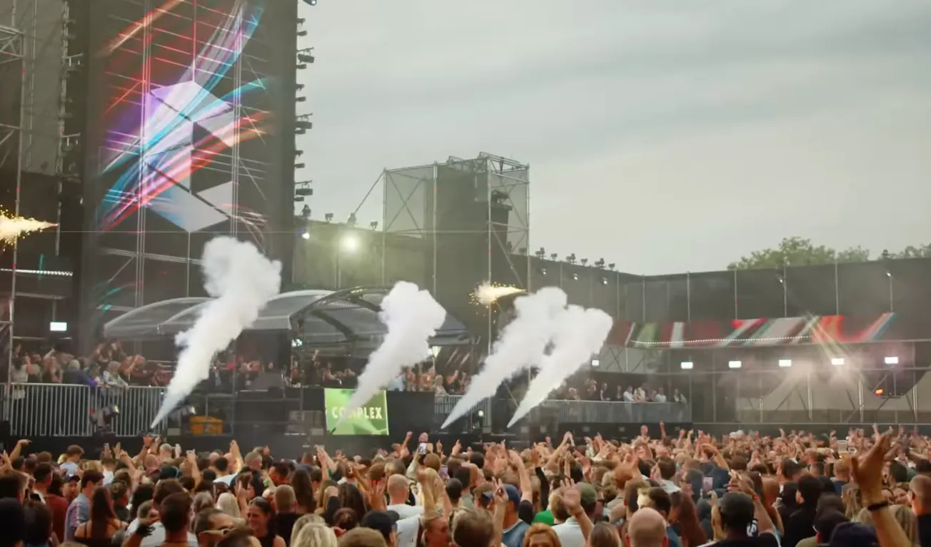 Complex binnen vergunning, buurten klagen over geluid