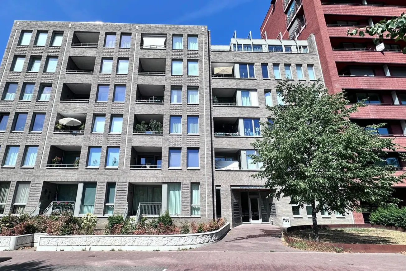 Kapotte lift en extreme warmte in complex Groene Loper