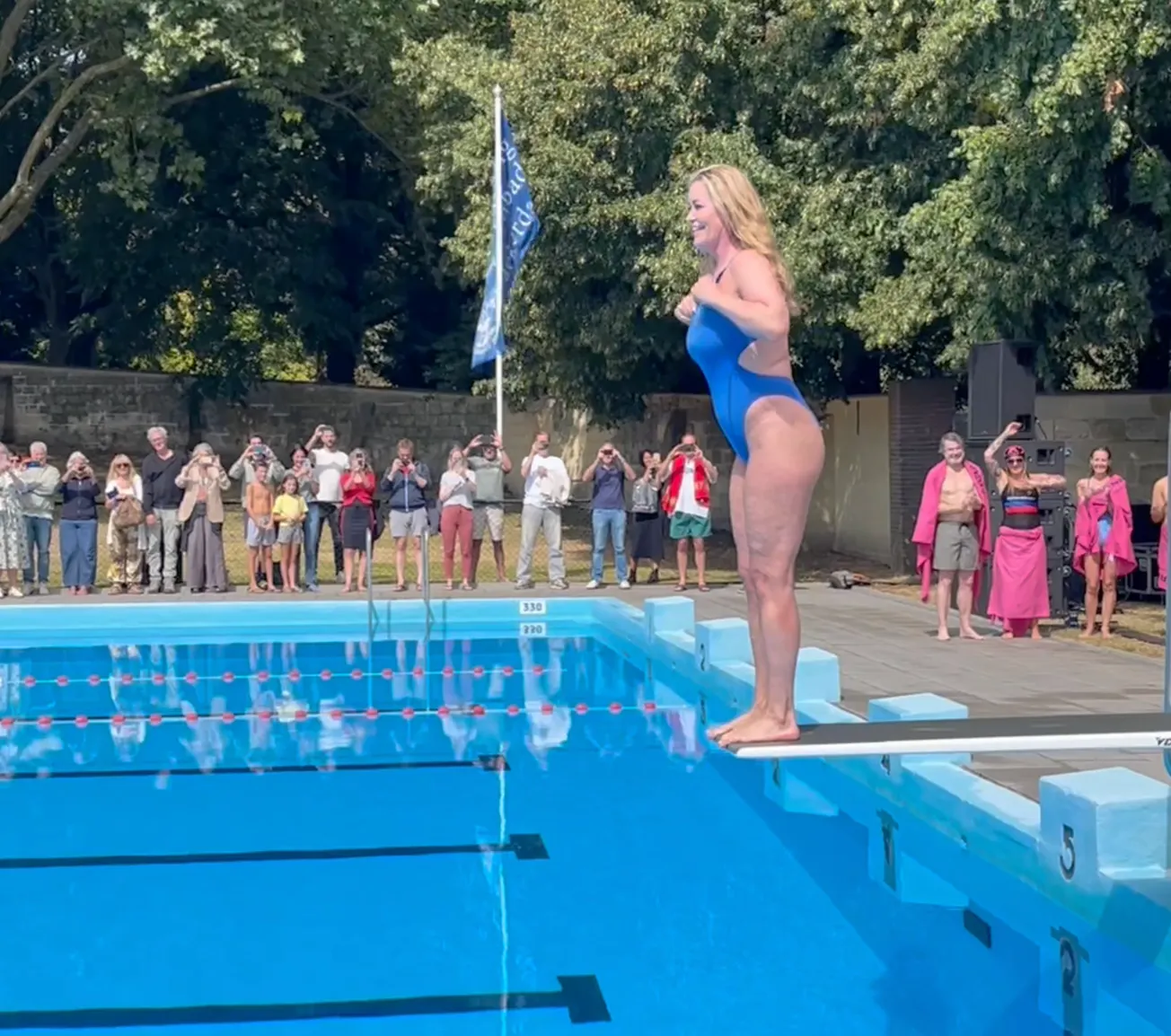 Video: Jekerbad even Olympisch