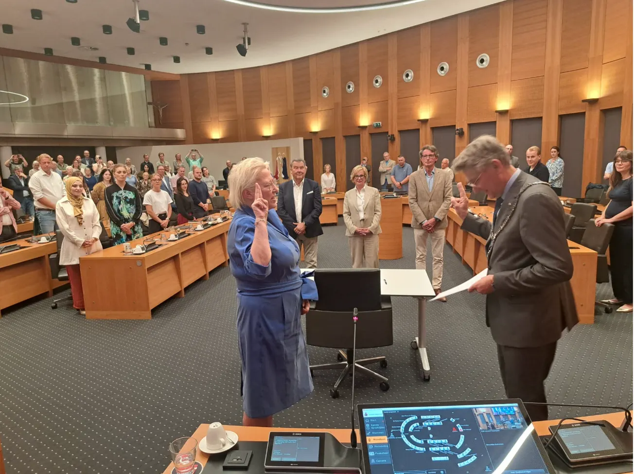 Hillenaar langs randje met verbieden debat in raad