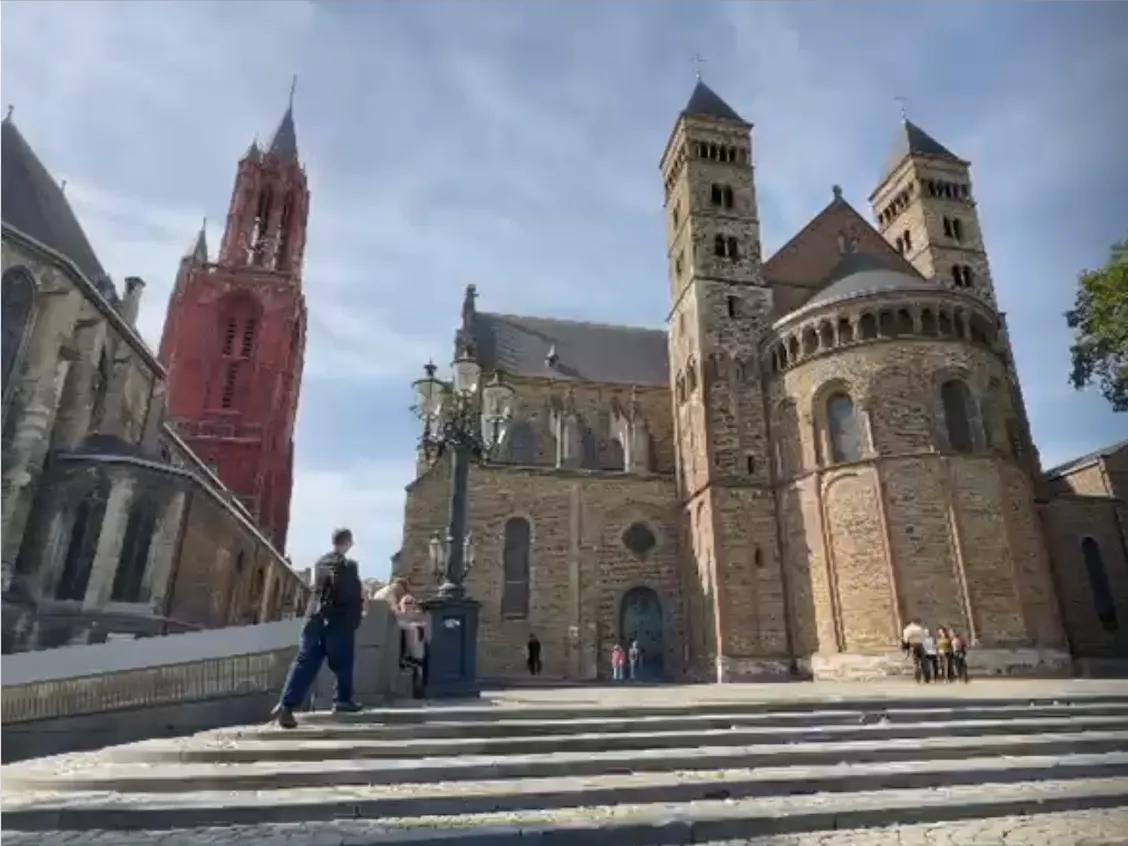 Armeens volkslied klinkt uit klokken Sint-Servaasbasiliek