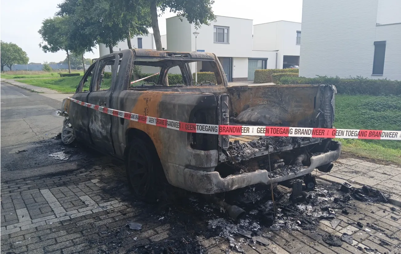 Auto uitgebrand in Toustruwe