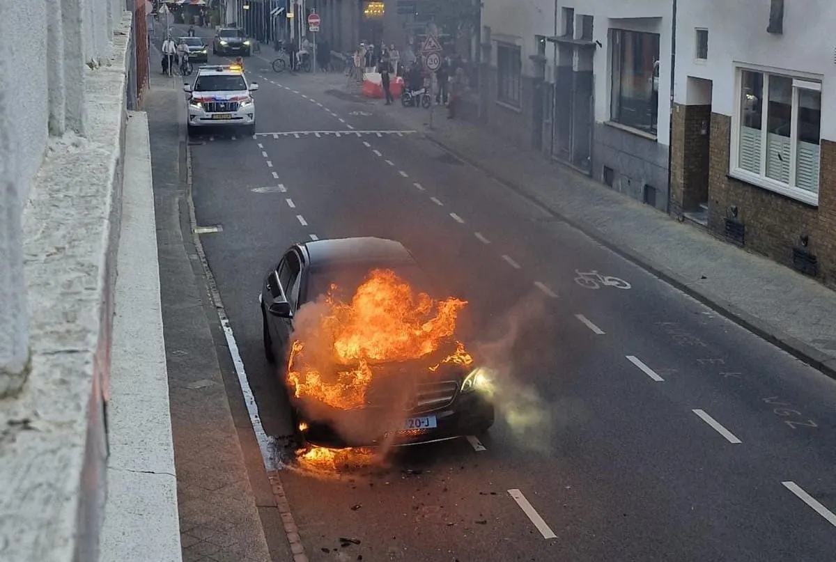 Autobrand in de Hondstraat