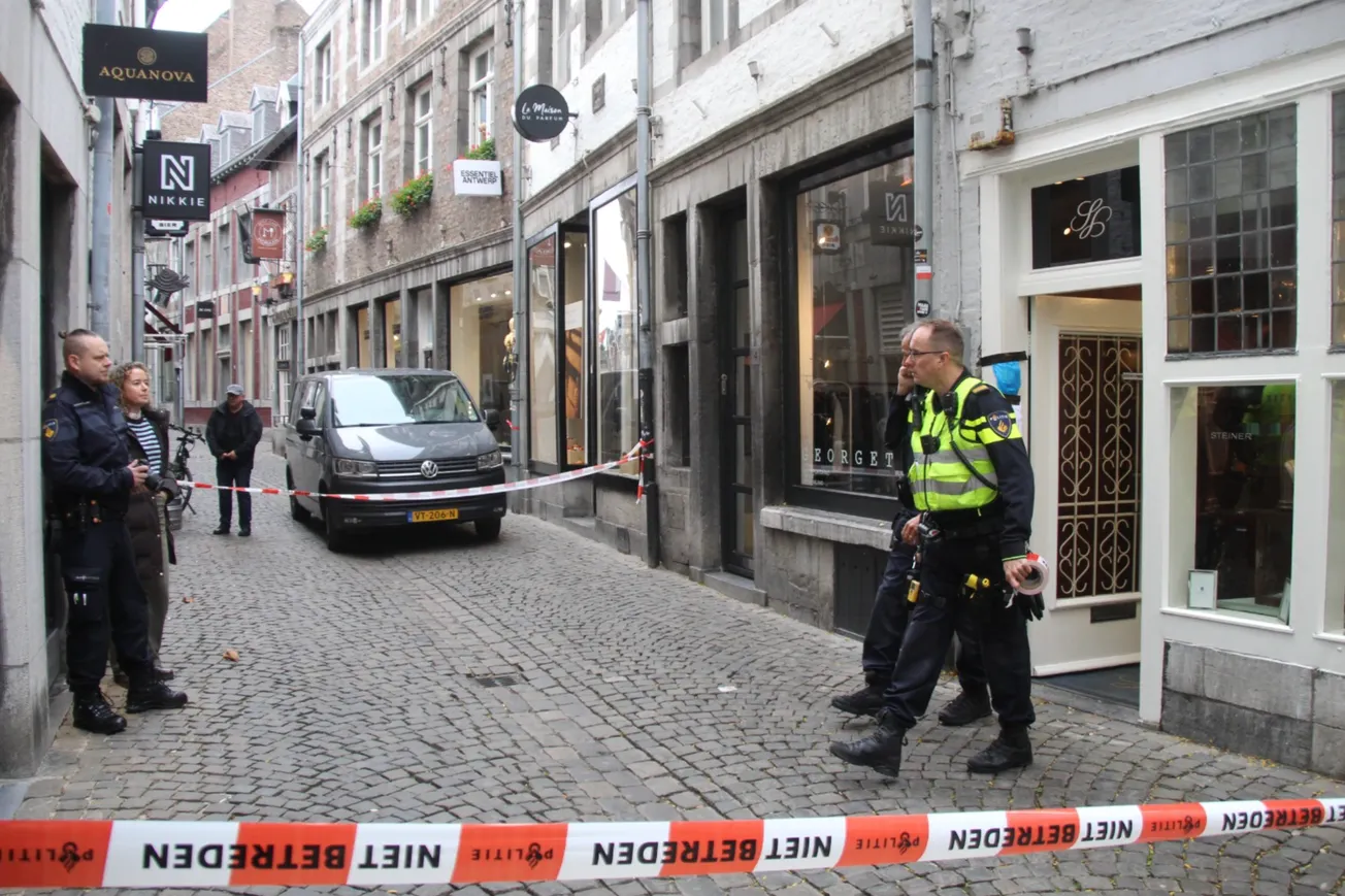 Daders overval juwelier Stokstraat op scooter gevlucht