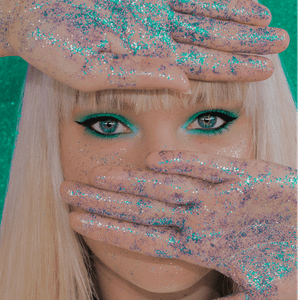 Shimmer & Shine With The Best Splash of Hair Glitter!