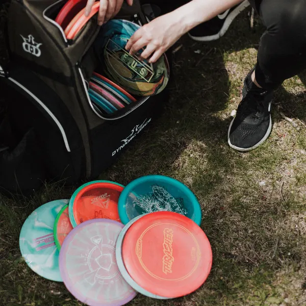 The Ultimate Disc Golf Bag Roundup: 5 Top Picks!