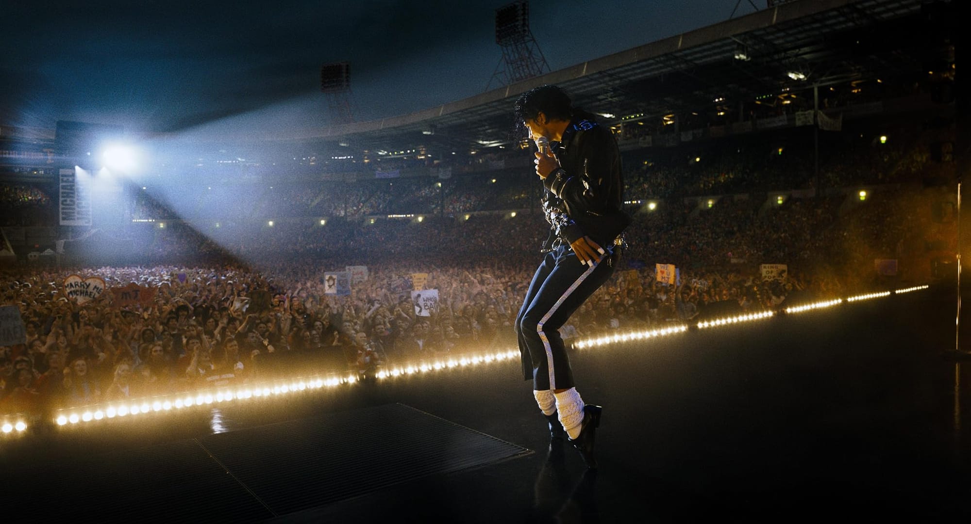 Michael Moonwalks Back to No. 1 — and Past $700M Worldwide