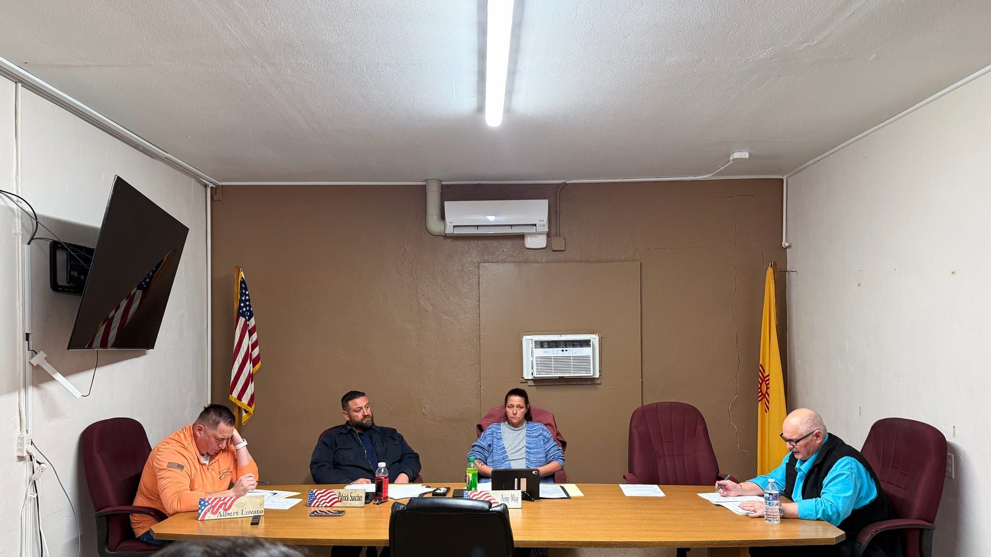 Tensions emerge between new mayor and trustees during Estancia special meeting