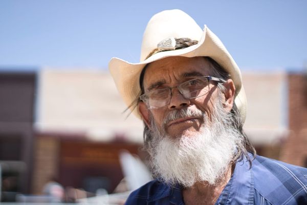 Mile-Long Yard Sale Brings Crowds to Estancia