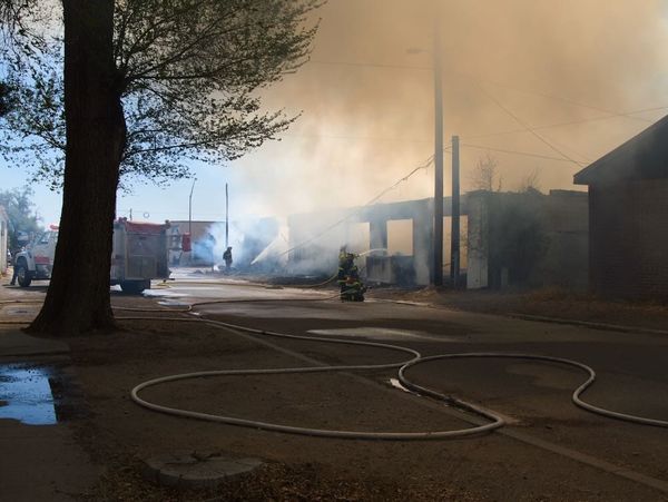 Fire destroys Estancia commercial building, knocks out power and closes NM-41