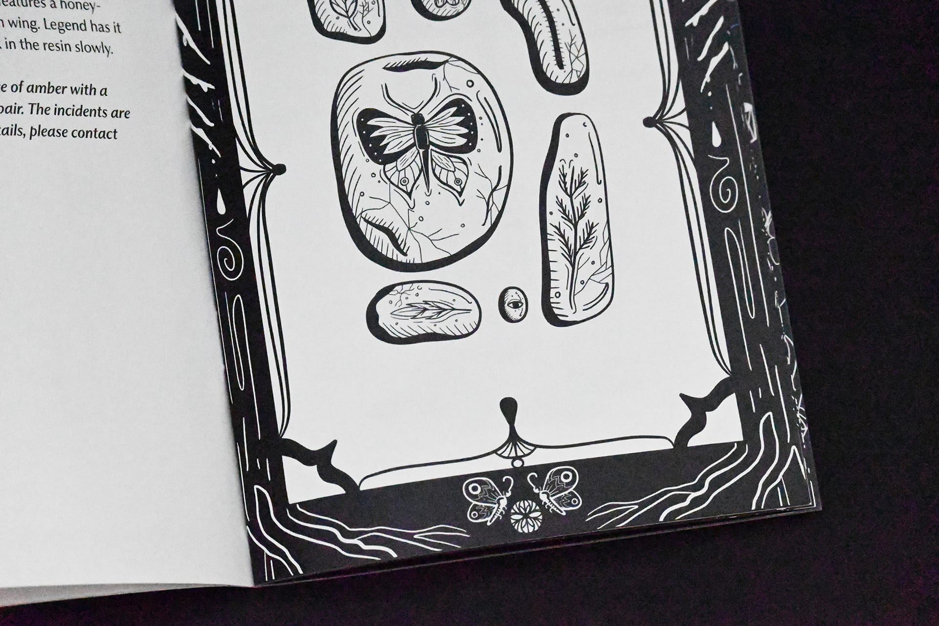 illustration of ambers with insects in it of surreal black and white illustration zine 'the traum(a)'s kunstkammer'