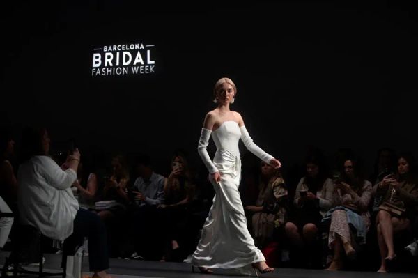 Nos acercamos al BBFW para comprobar cómo vestirán las novias en 2025