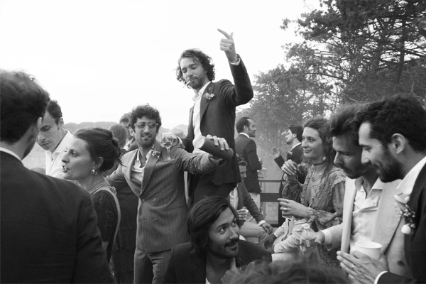 Una app francesa abre la veda a las bodas con entrada