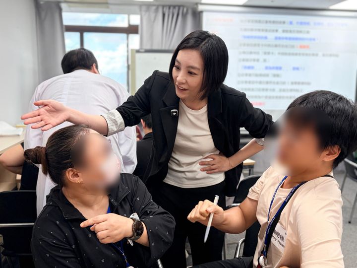 檢驗事業公司主管心理安全感企業內訓，Nina 劉佳怜帶領職場霸凌防治與管理溝通課程