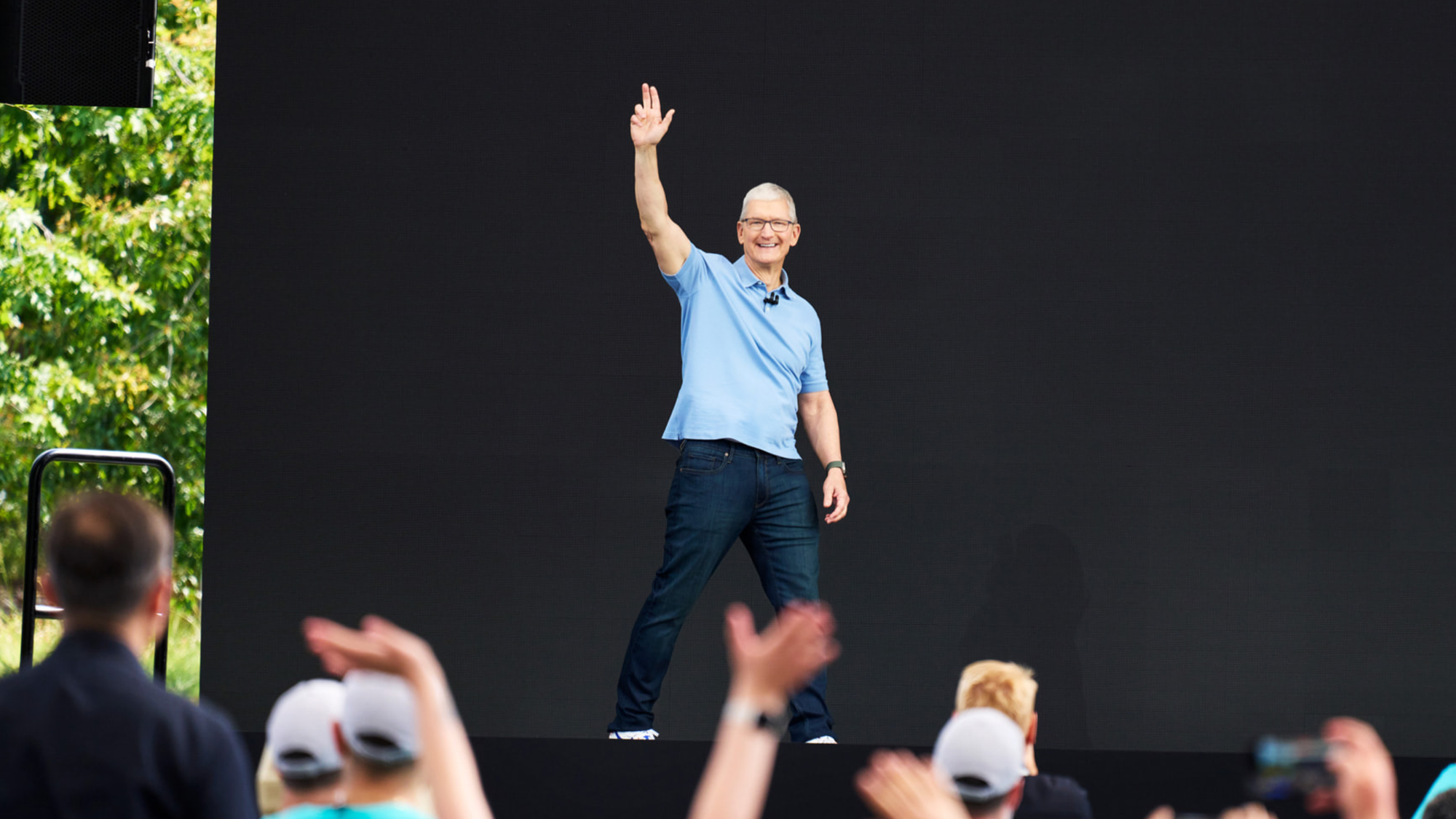 Roundup: Apple wants to hike iPhone prices again