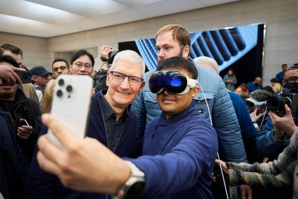 Roundup: The trouble facing Apple