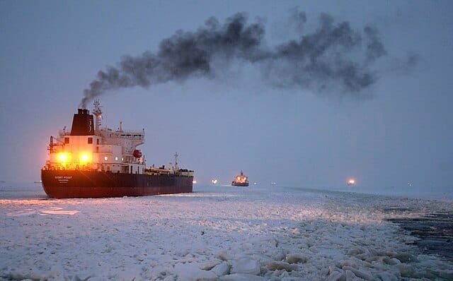 How Icebreakers Work: Engineering Behind Ships That Crush Thick Arctic Ice – Full Guide