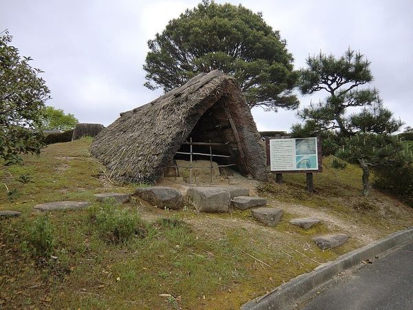 Why Japanese Swordsmiths Folded Steel So Many Times – Engineering & Metallurgy Explained