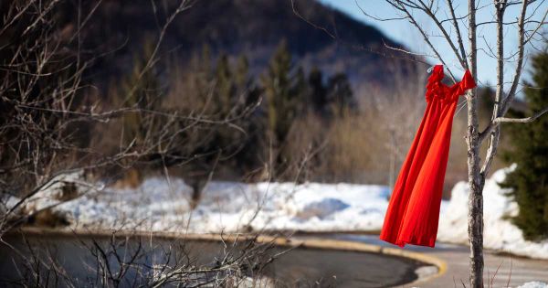 Red Dress Day — Sensibiliser au mouvement MMIWG2S