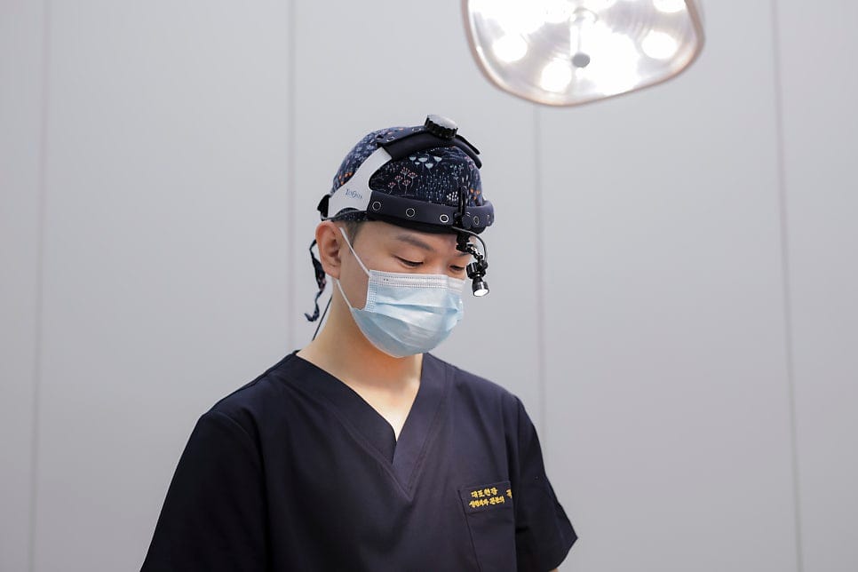[Graphic Content Warning] Forehead Bone Reduction Surgery: The Actual Procedure (Video)