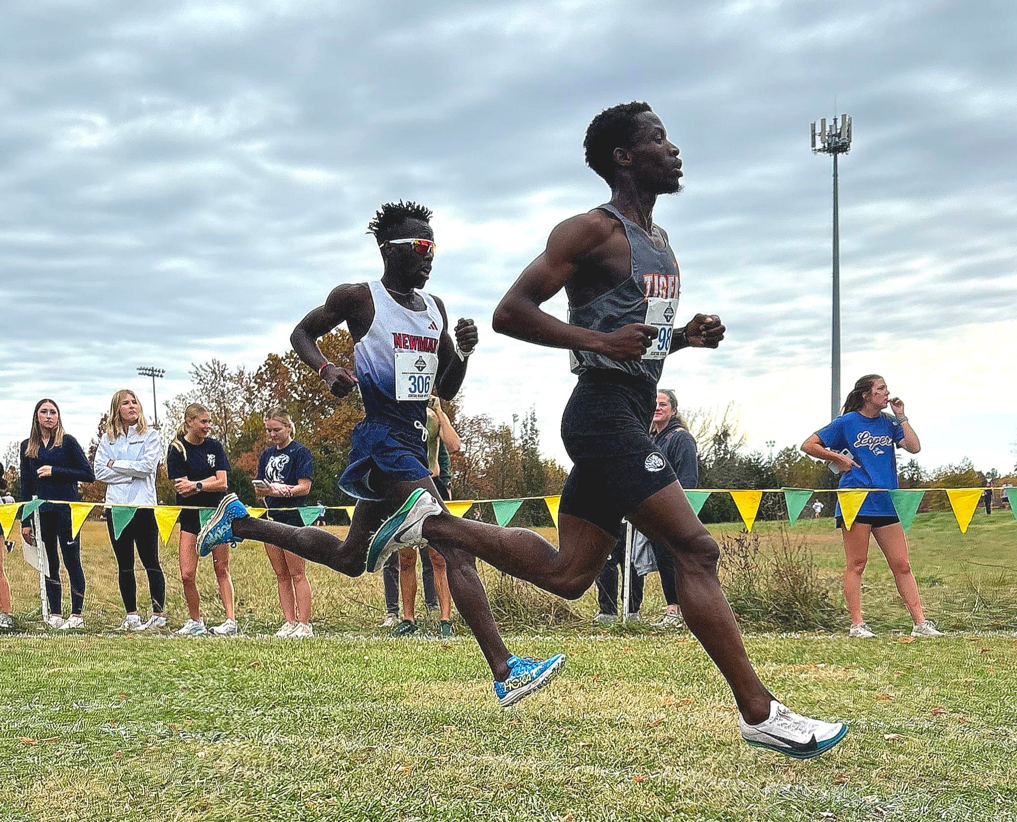 Cross country runner breaks record, qualifies for nationals