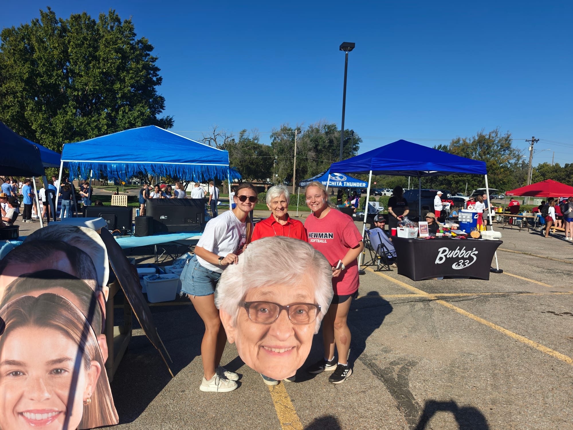 Collection of big heads oversaw homecoming