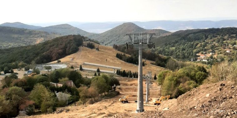 Új négyüléses felvonó és új sípálya épül a Mátraszentistváni Síparkban