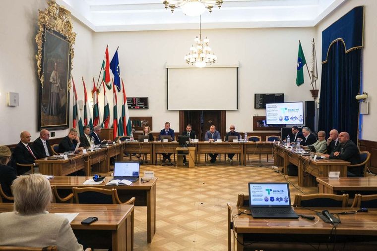 Megszüntetnék a vármegyei önkormányzatokat – Hevesben is vitatott a rendszer