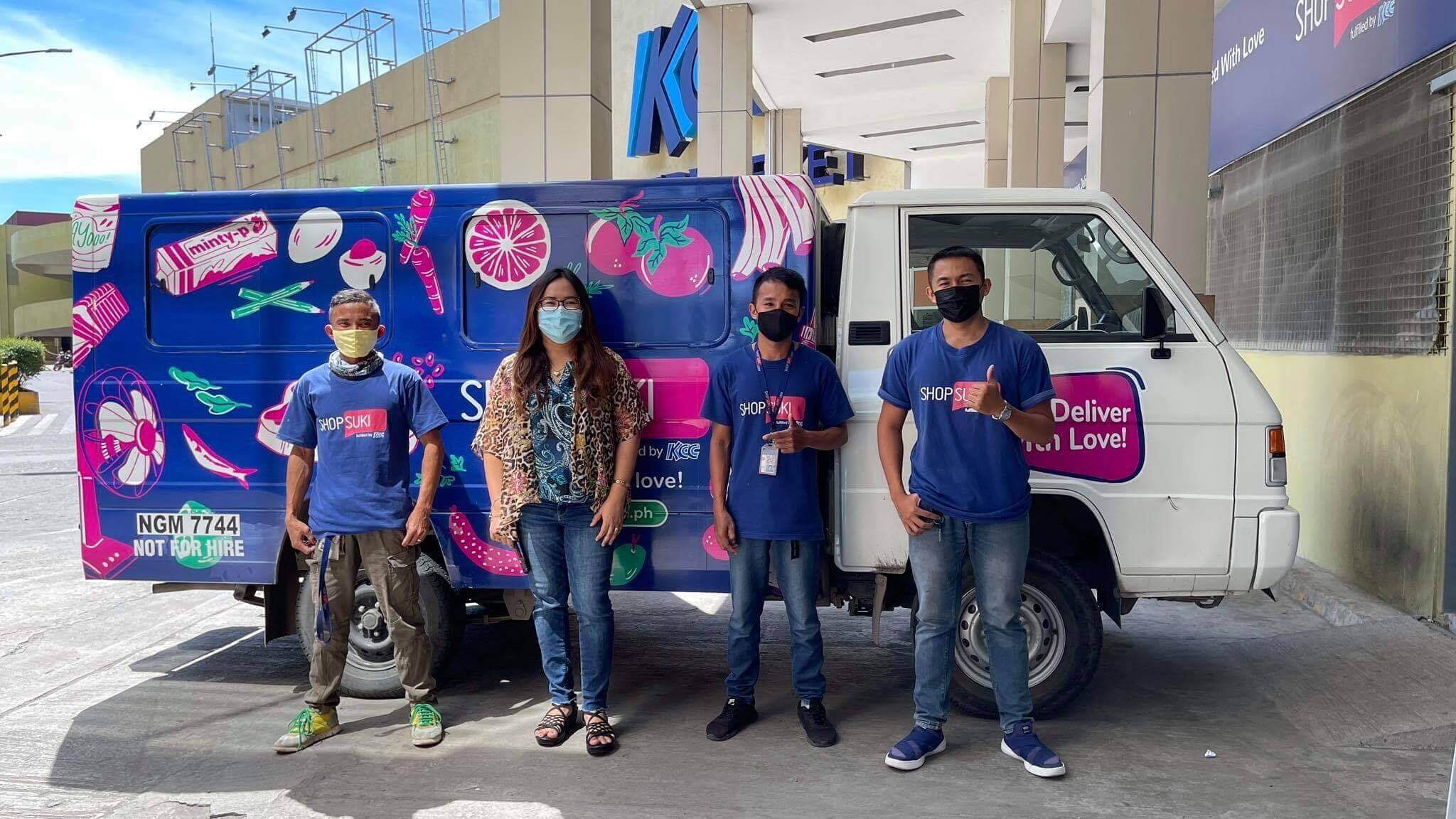 Working for a Remote Company with Lynn Penaloza blog photo of visiting a merchant