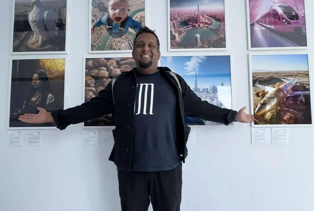  Foto de Jo John Mulloor en una exposición Fuente: https://imagnav.com/