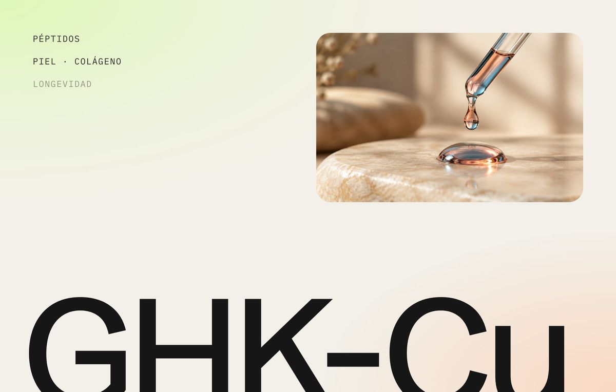 GHK Cu: gota de sérum de péptido de cobre sobre piedra
