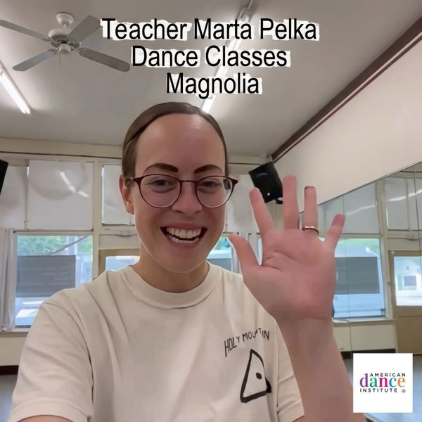 What Seattle dance classes does Marta Pelka teach?