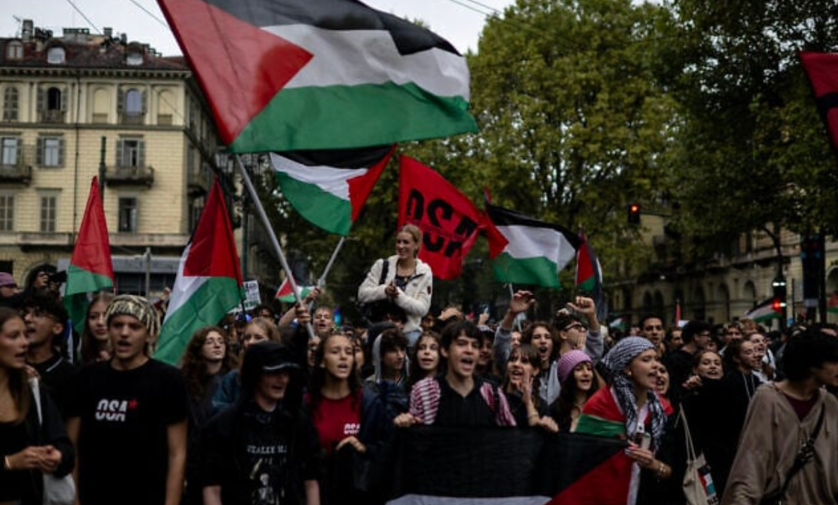 2 Million Italians Strike for Gaza -  Boeing to Hire Permanent Replacements in St. Louis - Koreans Cancel Tenn. EV Plant