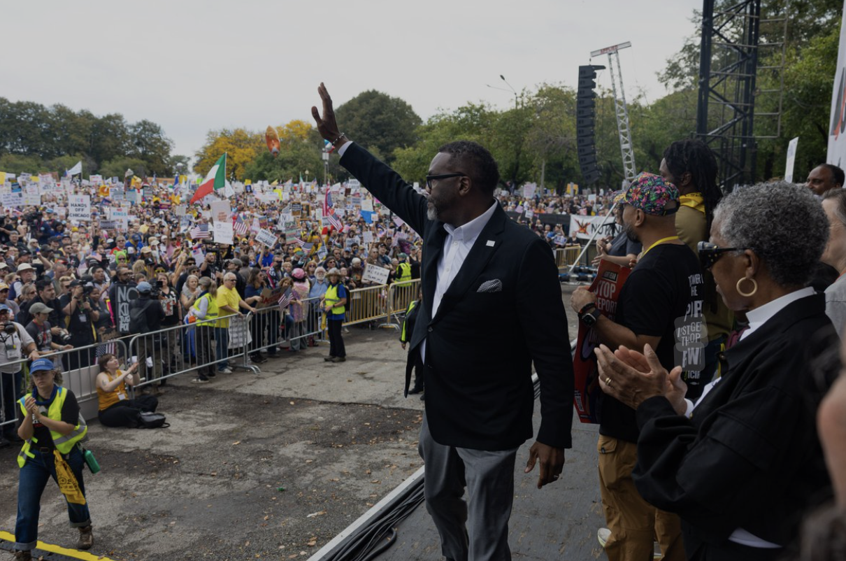 Chicago Mayor Calls for General Strike - UAW Makes Counter Offer at VW