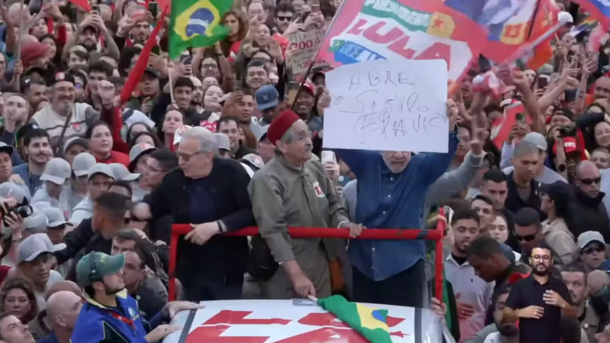 Lula Opens Bank Account Records & Asks Bolsonaro to Show His -- 5 Million-Strong “Lula’s Army” Group Changes Game –- Lula Fights Meta in Court