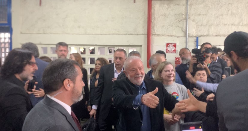 DataFolha: Lula 49% -  Bolsonaro 44% -  CA Amazon Workers to Strike - Facebook Janitors to Strike