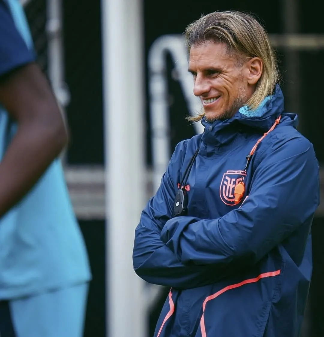 Ecuador junta de a poco a sus llamados para enfrentar a Venezuela y Chile