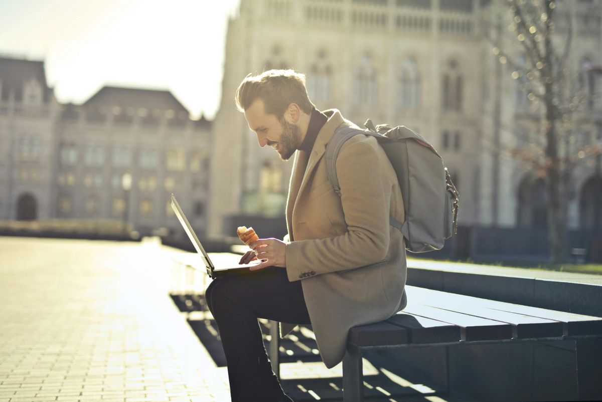 Building Sales as a Digital Nomad: 5 Tips