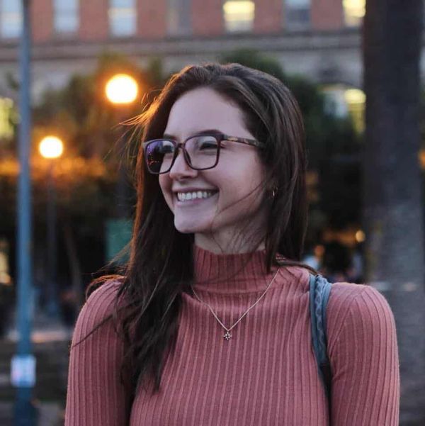 EP10: Building A Freelance Writing Business that works with Eva Gutierrez