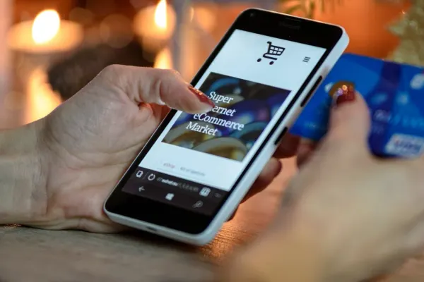 To Algorithm or Not to Algorithm: The Ultimate E-Commerce Question