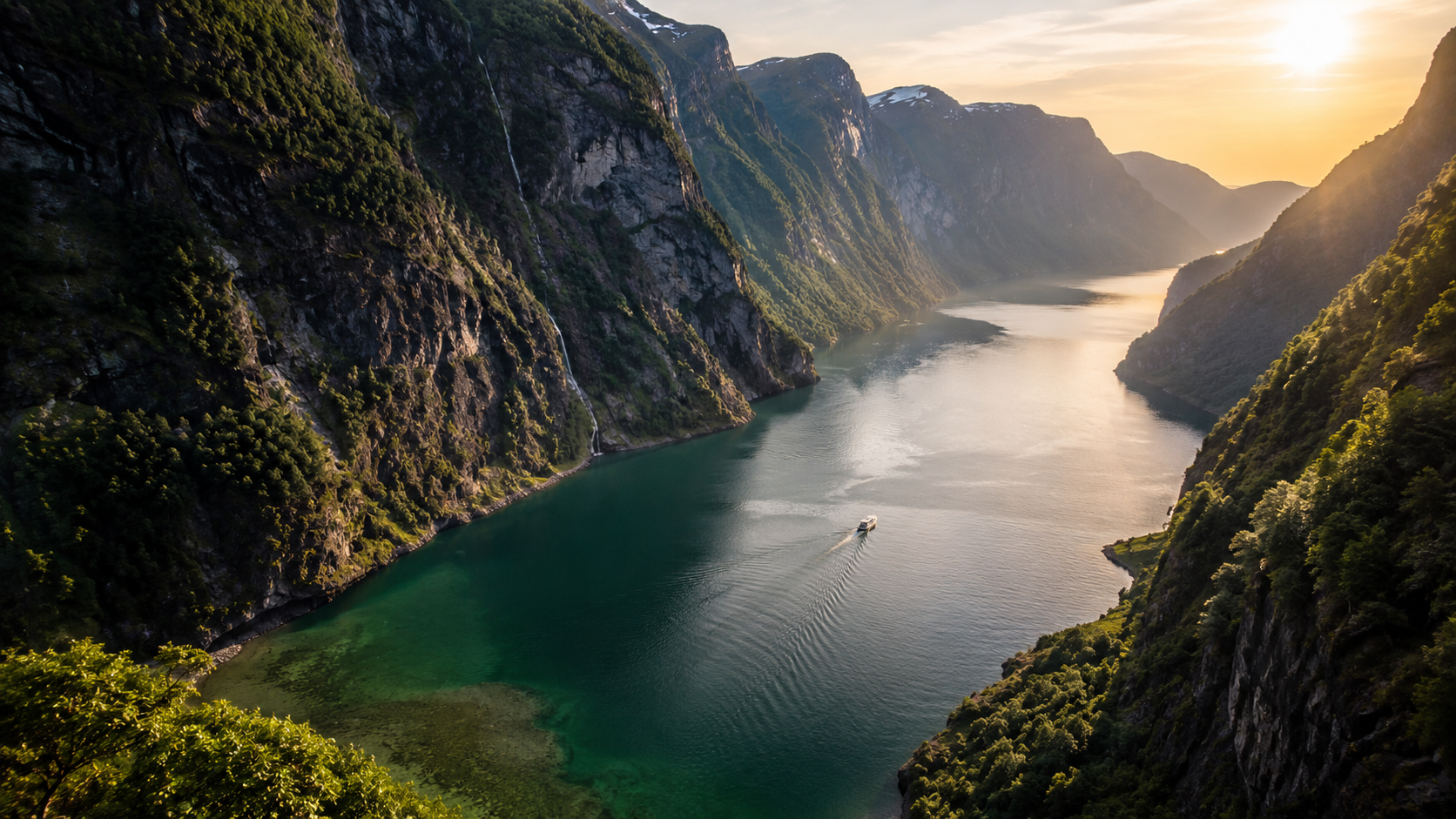 Preikestolen — Lysefjord en lumière d'été