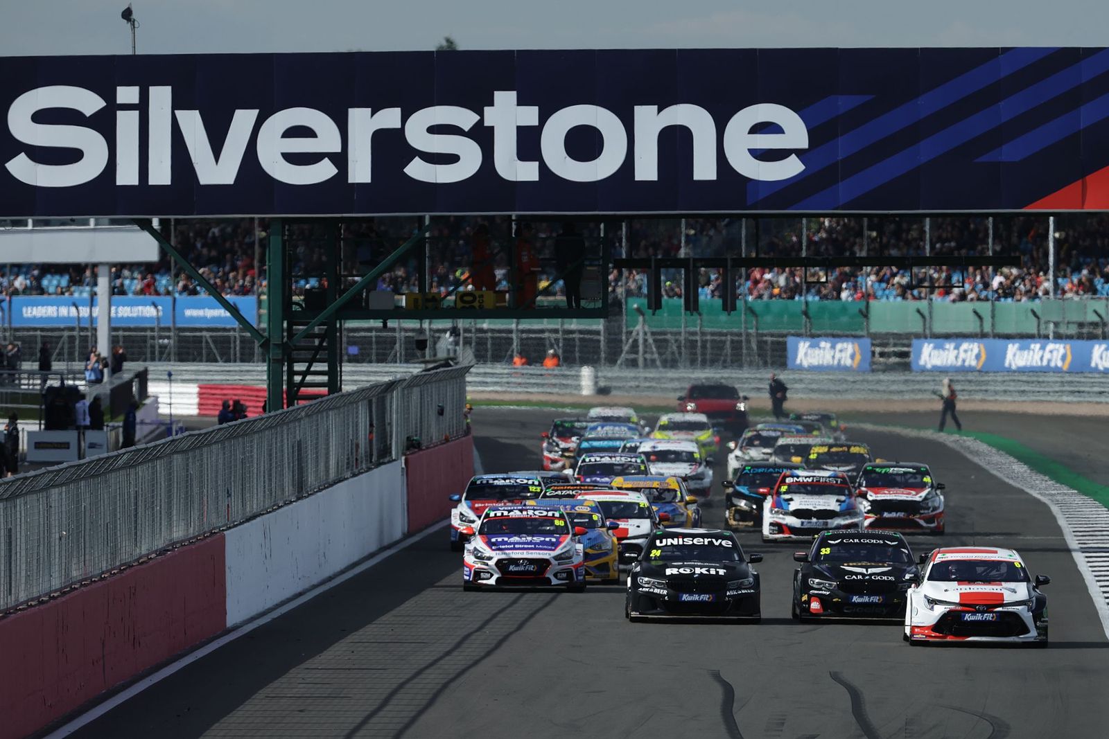 Silverstone stunner sets up sensational showdown.....!!